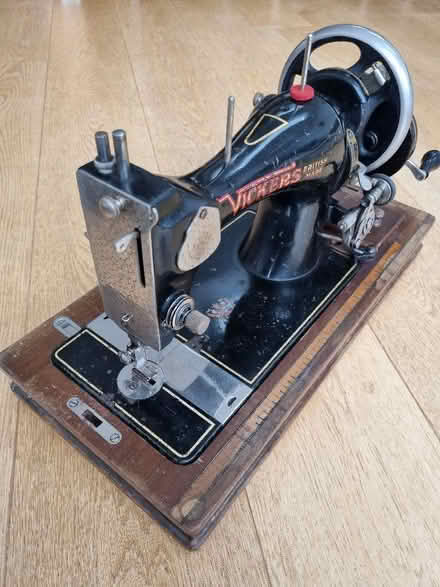 Photo of free Vickers Vintage sewing machine (Silverdale LA5) #1