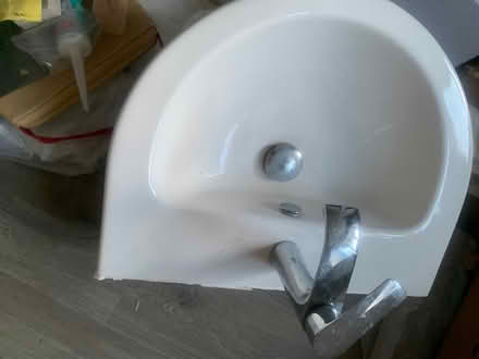 Photo of free Wash Basin (Bracknell RG12) #1