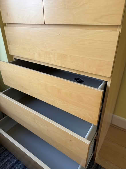 Photo of free N14 Southgate: Malm 6 draw chest of draws (Southgate N14) #3