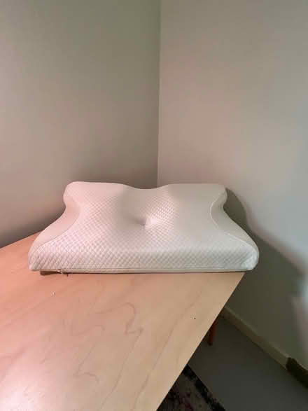 Photo of free Side sleeping pillow (Flesher's Haugh G5) #2