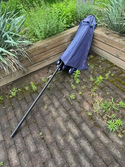 Photo of free Patio umbrella (SE Oakville) #1