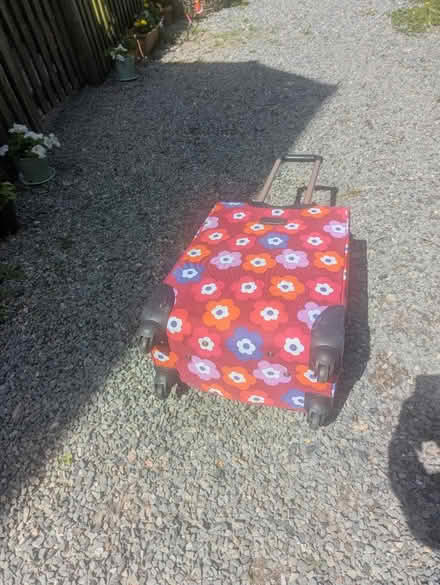 Photo of free Flowery Wheelie suitcase (TQ60DY) #4