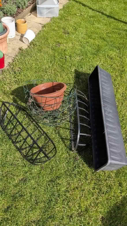 Photo of free Various hanging baskets (St Albans AL4) #1