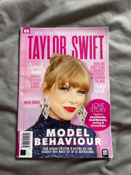 Photo of free Taylor Swift magazine (Mill Hill (NW7)) #1