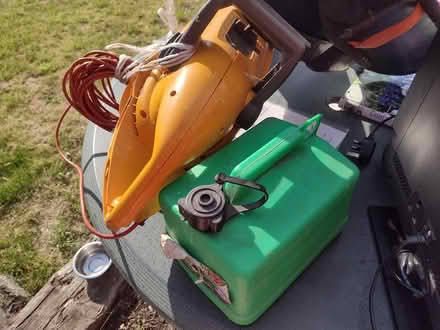 Photo of free Job lot inc tv and leaf blower (Sherwood NG5) #2