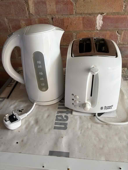 Photo of free Toaster and Kettle (Corringham SS17) #1