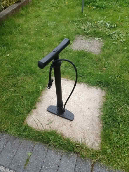 Photo of free Upright bicycle pump (Kendal LA9) #1