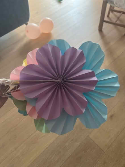 Photo of free Paper floral hanging decorations (W12) #1