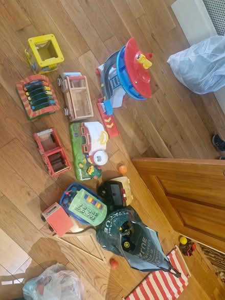 Photo of free Selection of toys (D18E0K6) #1