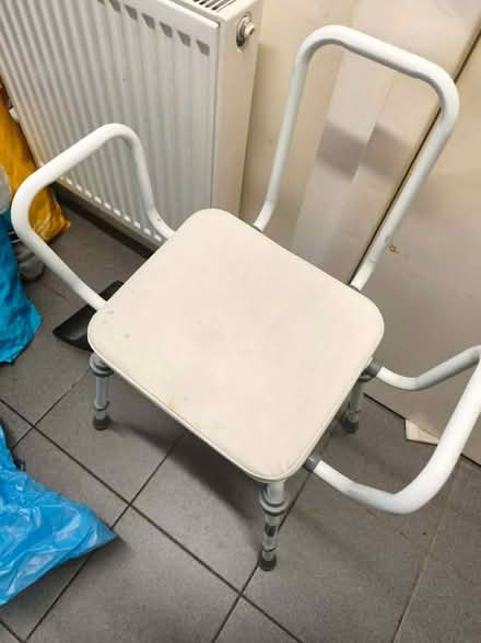 Photo of free perching stool (6A Grange Road EH9) #1