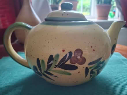 Photo of free Painted teapot (GL50) #1