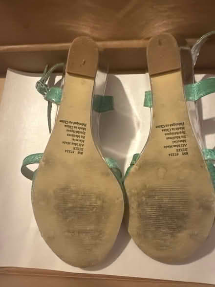 Photo of free Woman’s shoes size 8M (M1l1v7) #3