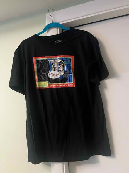 Photo of free EmpiresStrikesBack Funkoshirt large (S Section) #1