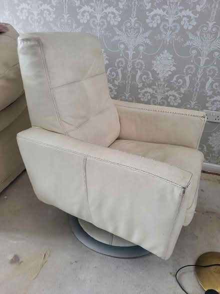 Photo of free Cream leather swivel chair (Matlock DE4) #3