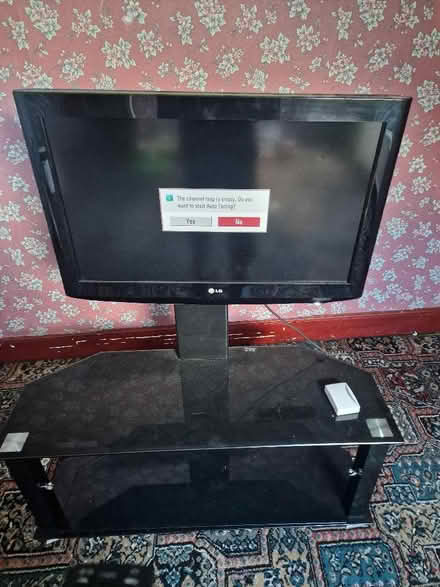 Photo of free LG TV and stand (West Bromwich B70) #1