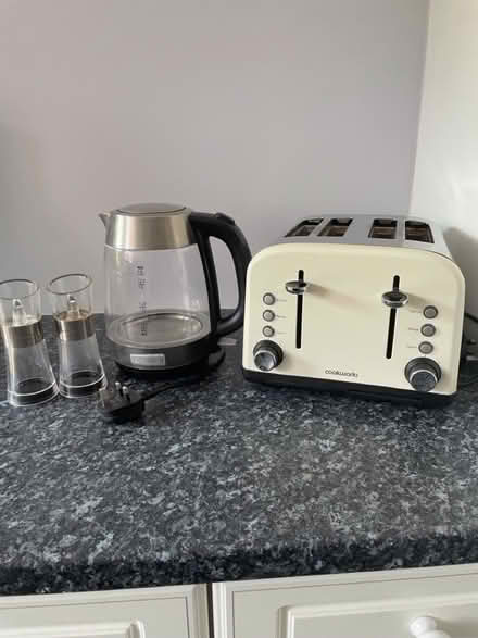 Photo of free Kitchen items (redditch worcs b98 9lt) #1