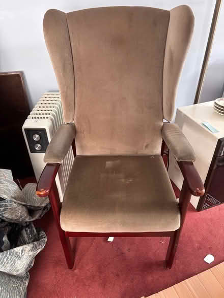 Photo of free Arm chair (Near dart station) #1