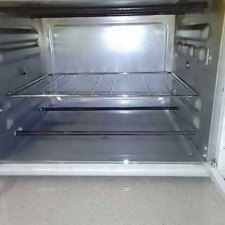 Photo of free Small electric oven (Englefield Green TW20) #2