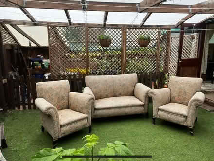 Photo of free 3 piece suite (Randlay TF3) #1
