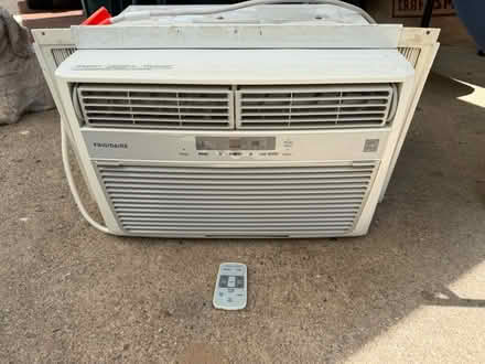 Photo of free Working window AC (Fair Lawn, NJ) #1