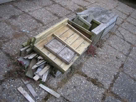Photo of free Planter/bench, partly dismantled (Chapeltown LS7) #3