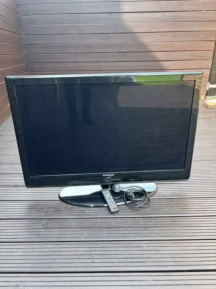 Photo of free TV (Horsham RH12) #1