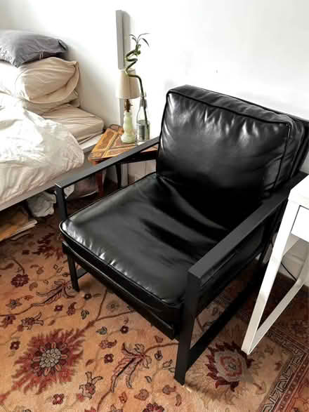 Photo of free Black leather chair (SW1V 4ET) #1