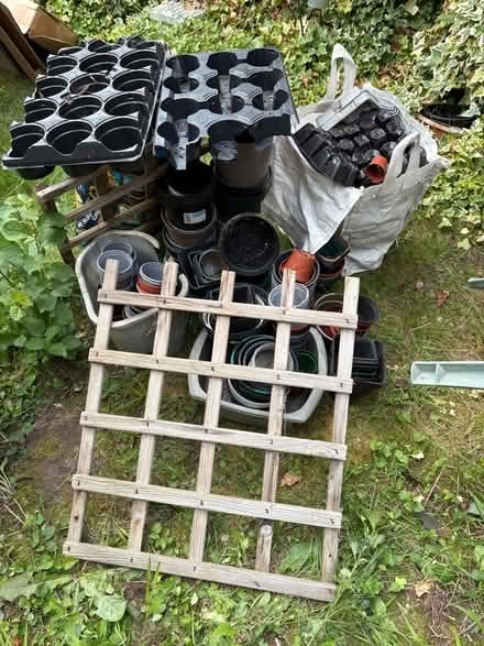 Photo of free Gardening pots, seed trays, trellis cut offs and cardboard (Tolworth KT6) #2