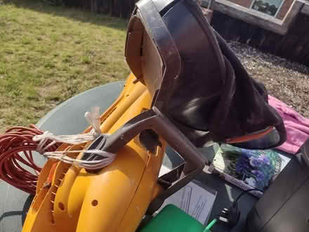 Photo of free Job lot inc tv and leaf blower (Sherwood NG5) #1