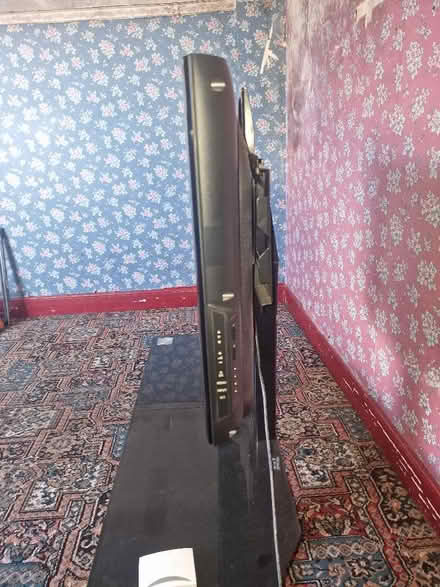 Photo of free LG TV and stand (West Bromwich B70) #2