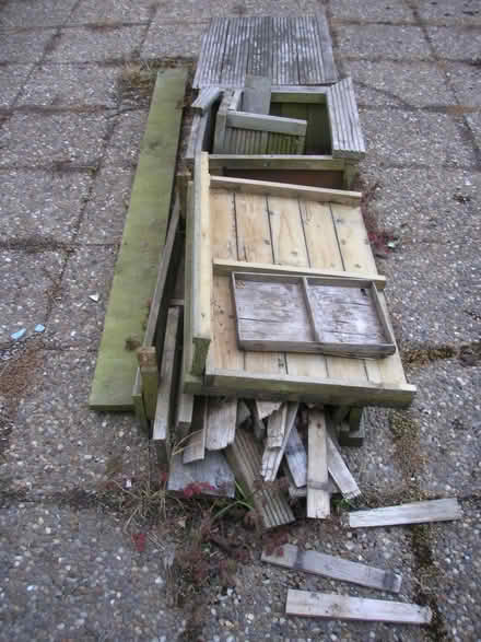 Photo of free Planter/bench, partly dismantled (Chapeltown LS7) #1
