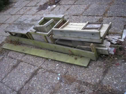 Photo of free Planter/bench, partly dismantled (Chapeltown LS7) #2