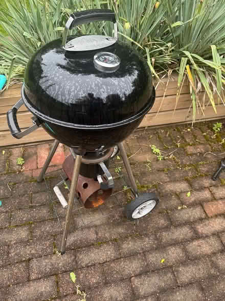 Photo of free BBQ (SE Oakville) #1