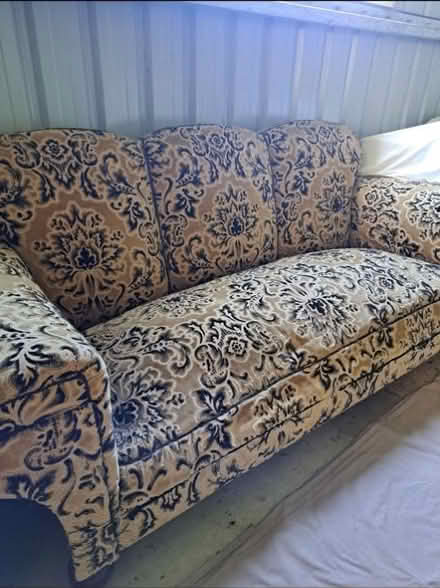 Photo of free Vintage lounge suite (Colac) #2