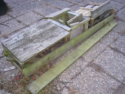 Photo of free Planter/bench, partly dismantled (Chapeltown LS7) #4