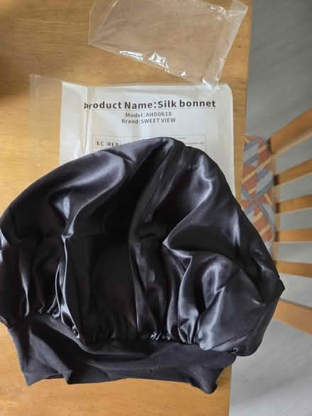 Photo of free Silk bonnet (Southend on sea Ss2 4dh) #1