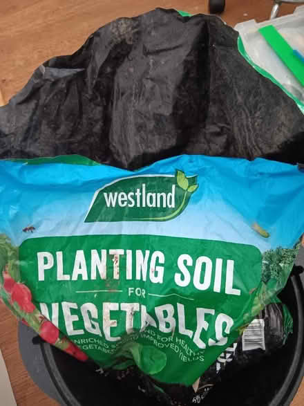 Photo of free Bags of potting soil and topsoil (Knaphill GU21) #1