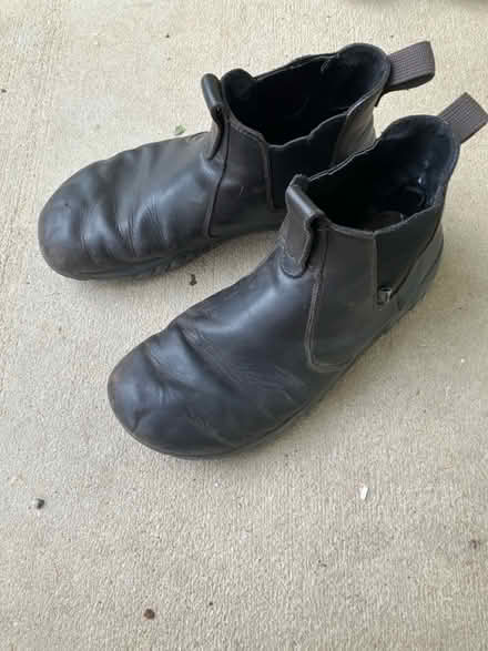Photo of free Men’s 11.5 Wide Shoes (Old Town East) #3