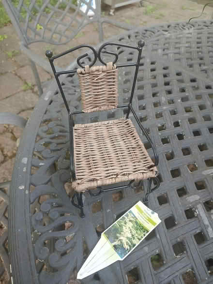 Photo of free Tiny chair (Odenton) #2