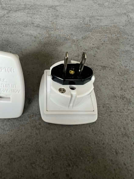 Photo of free UK to US travel adaptors (Mill Green AL7) #1