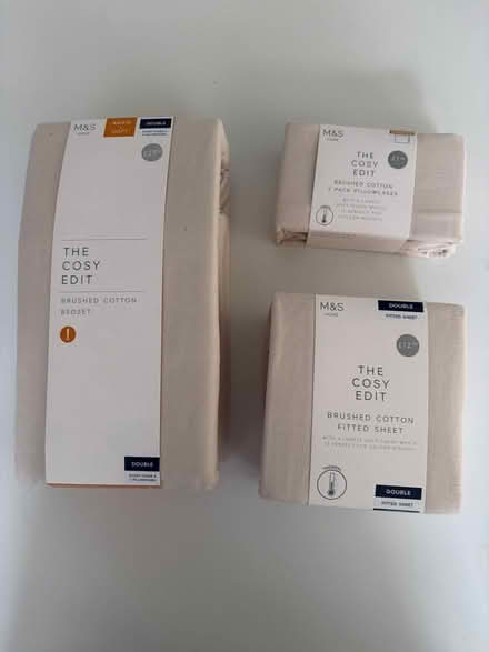 Photo of free 1 Fitted sheet, 1 duvet cover, 4 pillow cases - M&S (Upper Holloway N19) #1