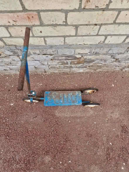 Photo of free Child's 3 wheel scooter (Horace Road Billericay CM11) #2