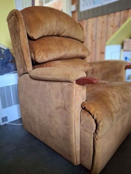 Photo of free Gold armchair (Alexandra Park M14) #2