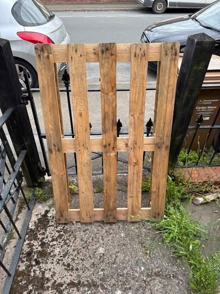 Photo of free Wooden pallet (Hereford HR1) #1