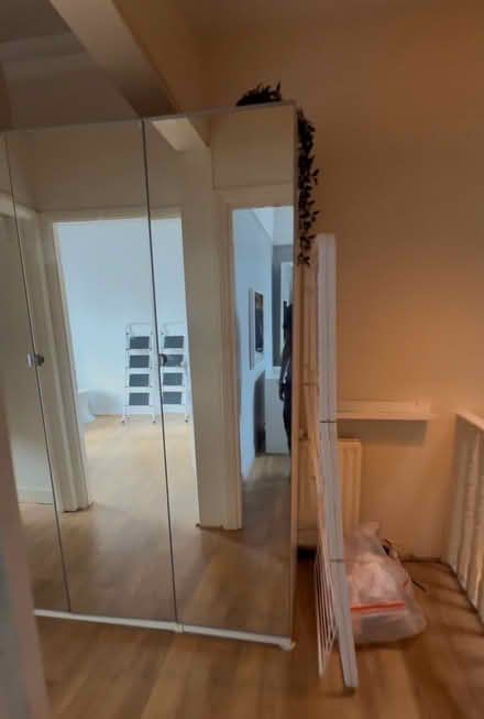 Photo of free IKEA furniture (Earlsfild stations SW18) #2