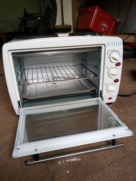 Photo of free iGenix IG7126 26 Litre Mini Oven (Highbury N5) #2