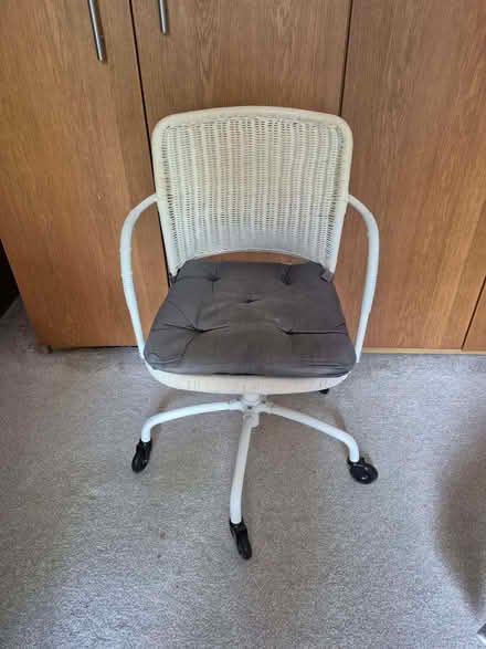 Photo of free White desk chair (Station Area RG21) #2