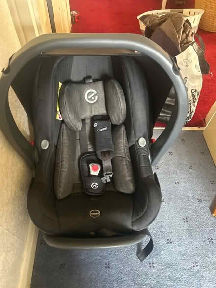 Photo of free Car seat and Isofix base (Hook KT9) #1