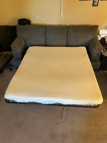 Photo of free CouchBed.. Like new (Upper Darby/ Lansdowne) #4