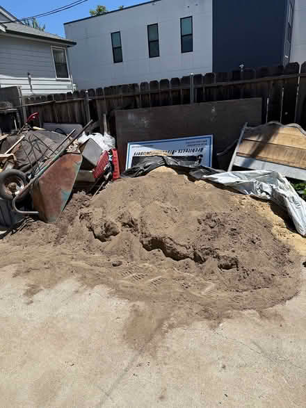 Photo of free sand (Midtown Sacramento 95816) #2